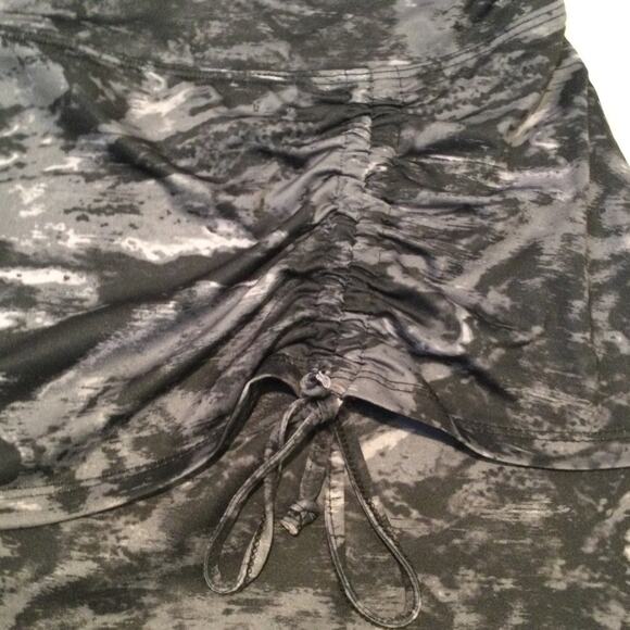 Marika Tek Skort Gray and Black L - Picture 5 of 6